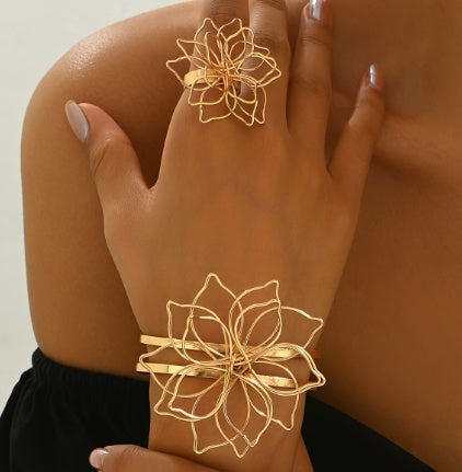 Geometric Lattice Flower Ring and Cuff Bracelet Jewelry Set