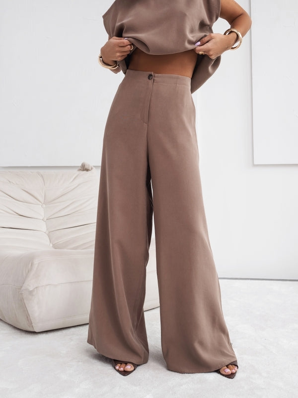 Sleeveless T-Shirt & Wide-Leg Trouser Set