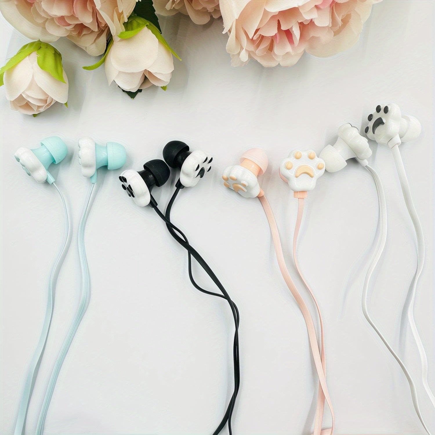 3.5mm Cute Cat's Paw Shaped Wired Headset, HD, Lightweight, Button Type, Universal Cell Phone Control, In-Ear, 3.5mm Plug with Microphone, Compatible with iPhone, Laptop, MP3, Suitable for Students, Gift Headset, Student Head